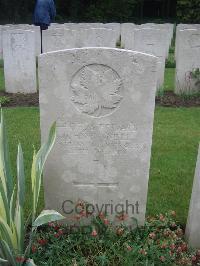 Etaples Military Cemetery - Kinnell, John